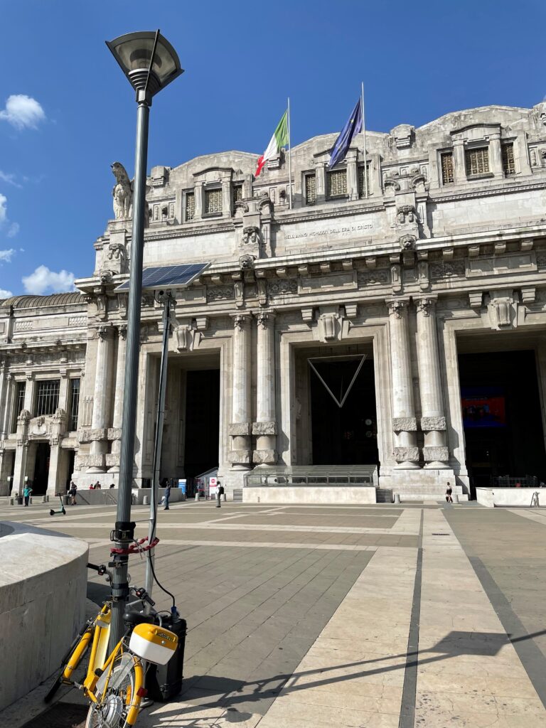 Milano Centrale - camera installation